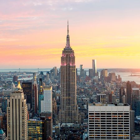 Holiday Inn Express Manhattan Midtown West By Ihg New York Dış mekan fotoğraf